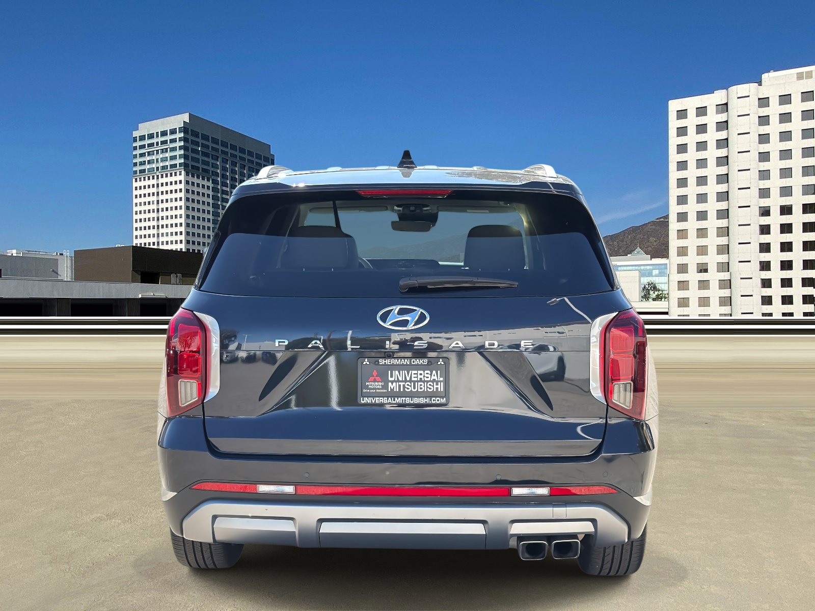 Used 2024 Hyundai Palisade Limited FWD image 4