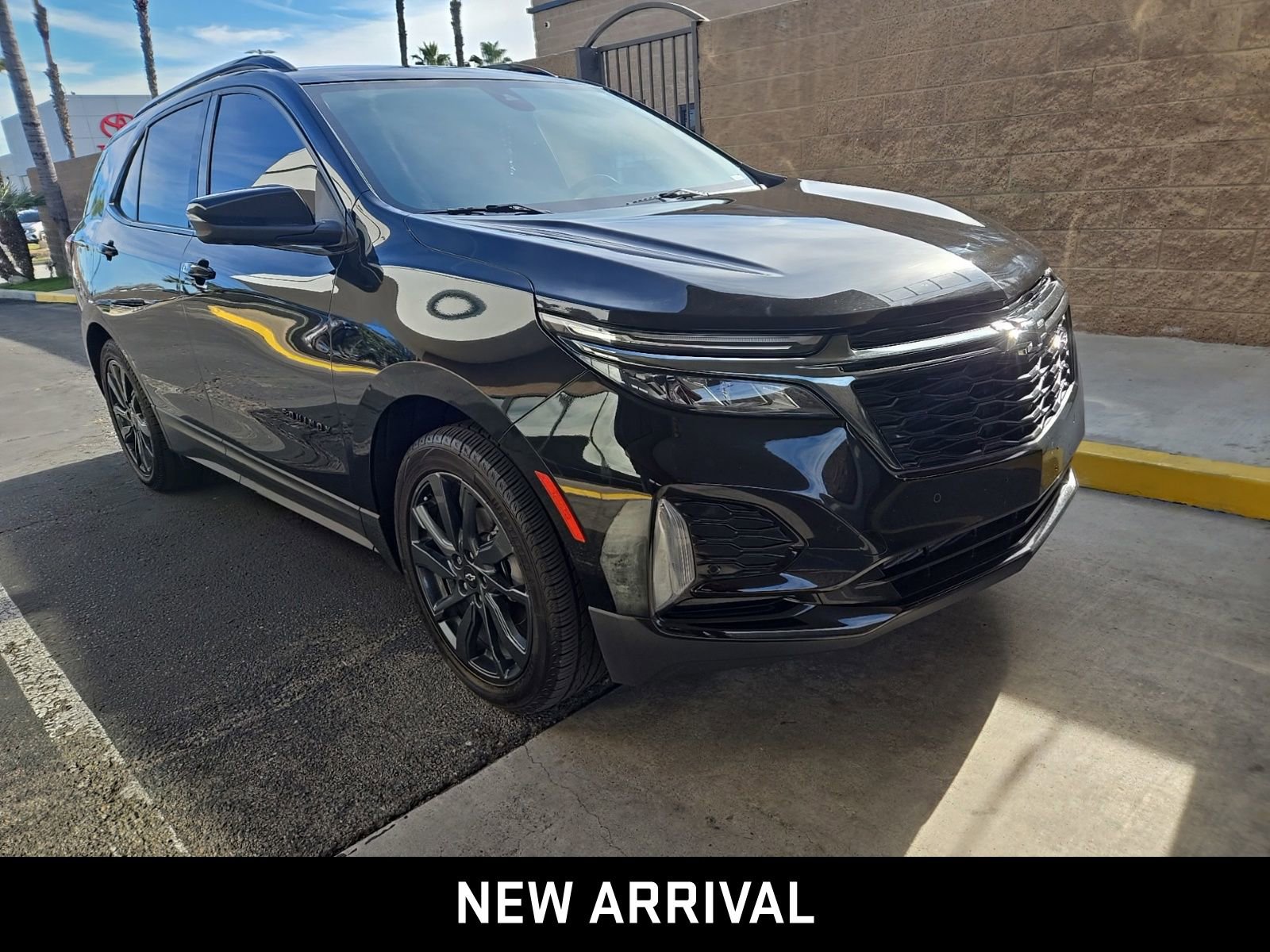 Certified 2022 Chevrolet Equinox RS w/ RS Leather Package image 3