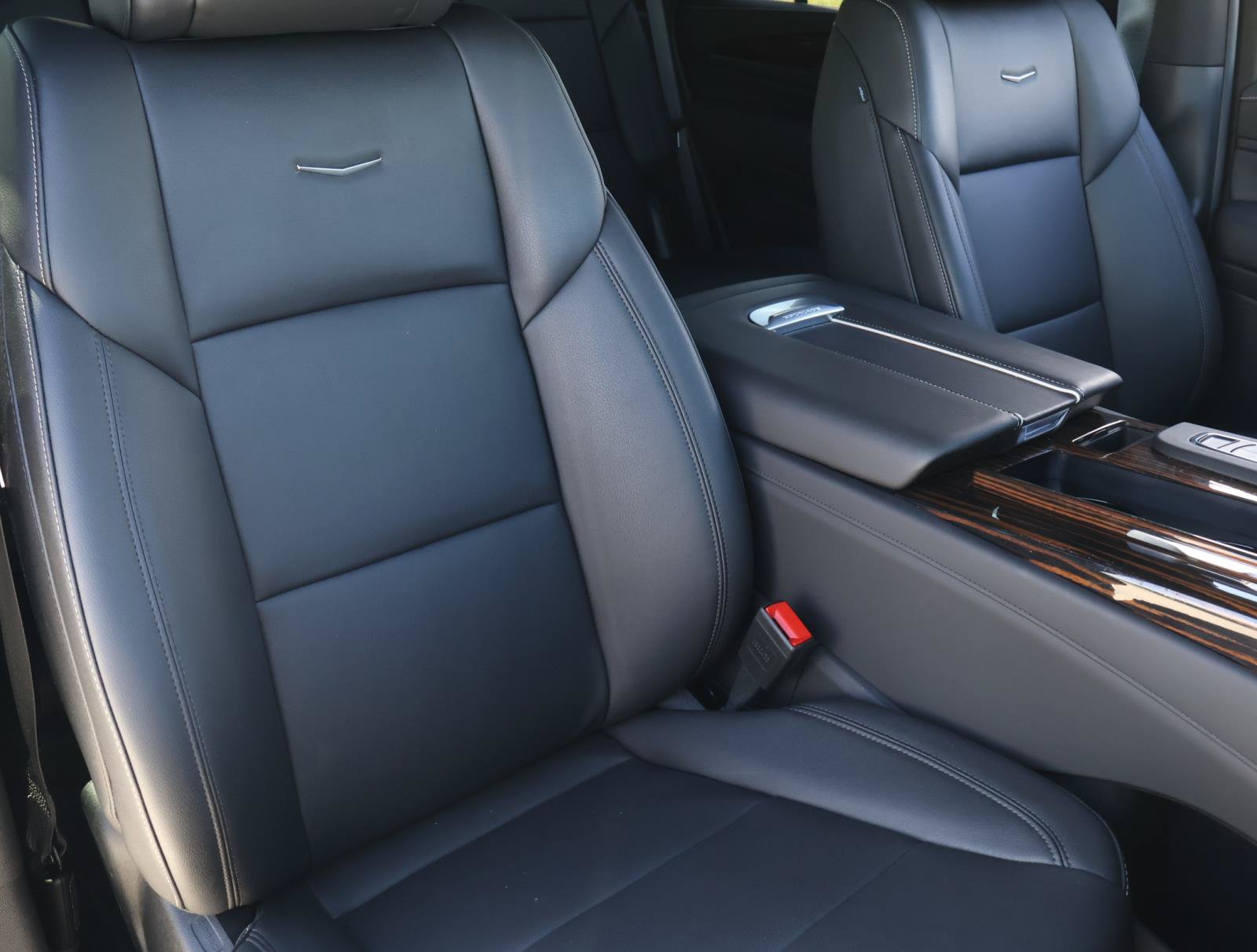 Certified 2024 Cadillac Escalade Luxury RWD image 23