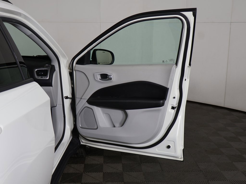 Used 2021 Jeep Compass Latitude image 16