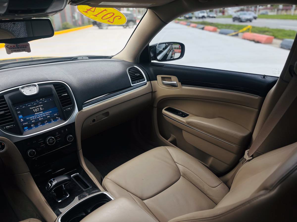 Used 2014 Chrysler 300 AWD image 44