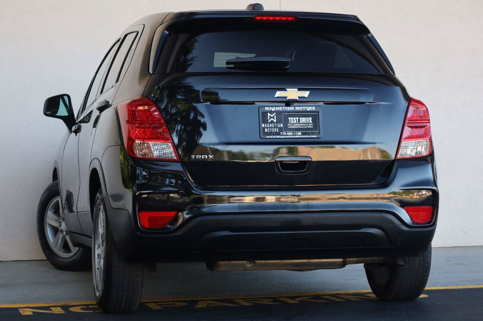 Used 2022 Chevrolet Trax LS w/ Tint and Cruise Package FWD image 8