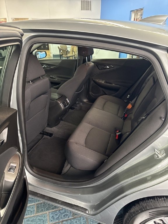 Used 2025 Chevrolet Malibu LT image 13