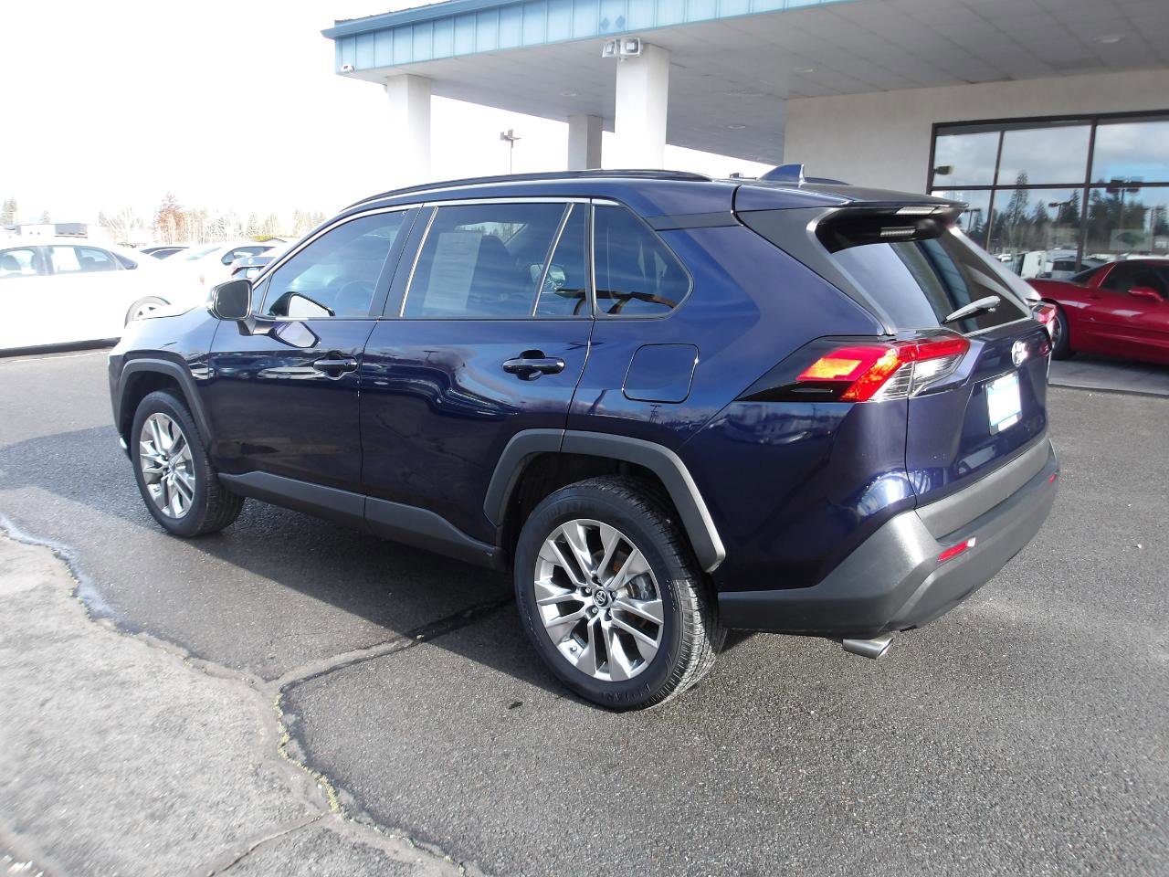Used 2019 Toyota RAV4 XLE Premium w/ Cold Weather Package image 3