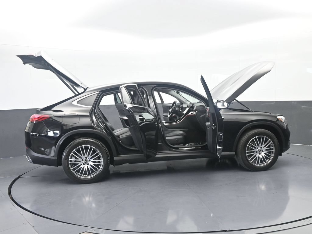 Used 2025 Mercedes-Benz GLC 300 4MATIC image 74