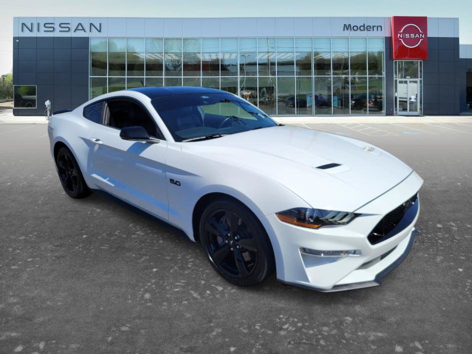 Used 2022 Ford Mustang GT Premium w/ Equipment Group 401A RWD image 3