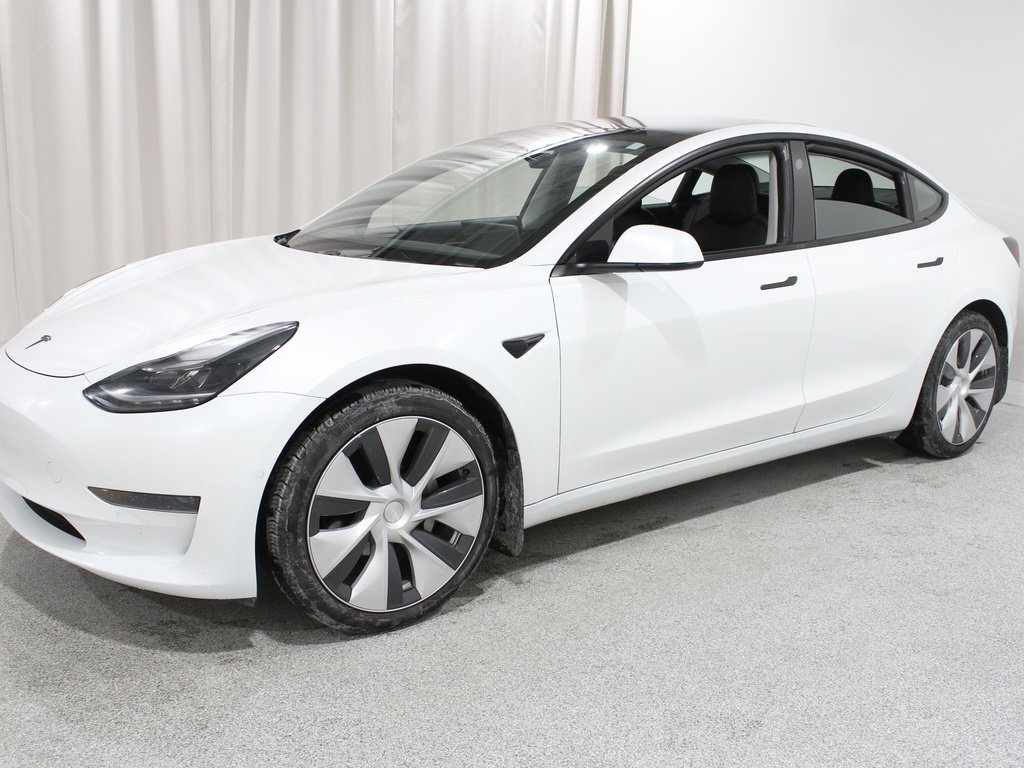 Used 2021 Tesla Model 3 Standard Range Plus image 3