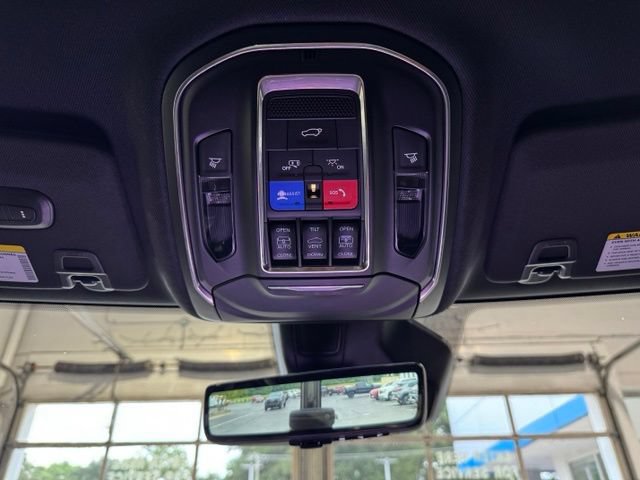 Used 2025 Jeep Grand Cherokee L Limited w/ Luxury Tech Group II AWD/4WD image 24