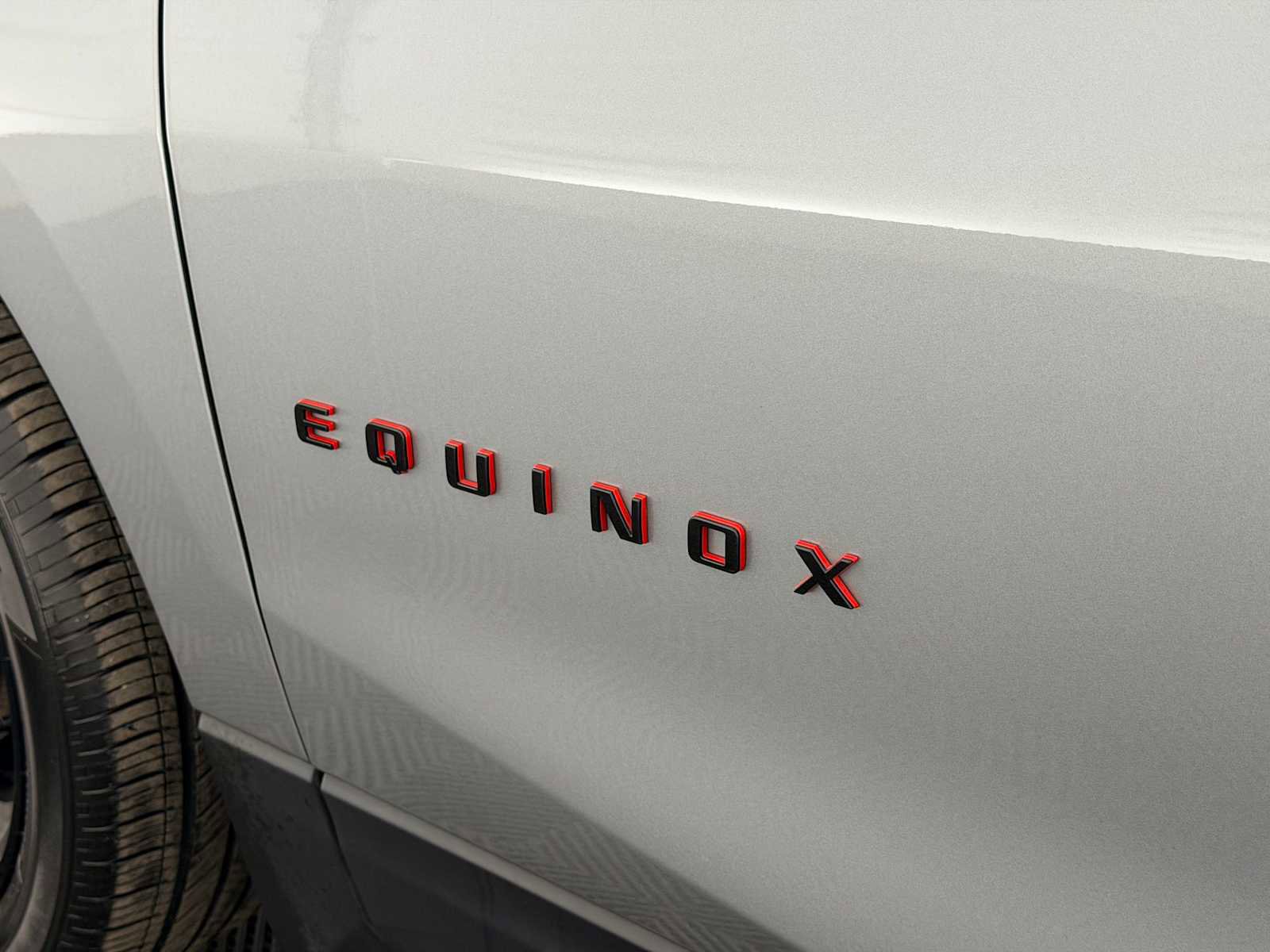 Used 2024 Chevrolet Equinox Premier image 11