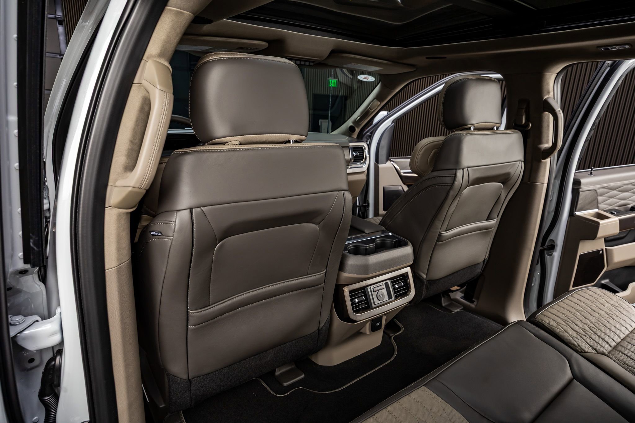Used 2026 Ford F450 Platinum w/ Platinum Plus Package image 33