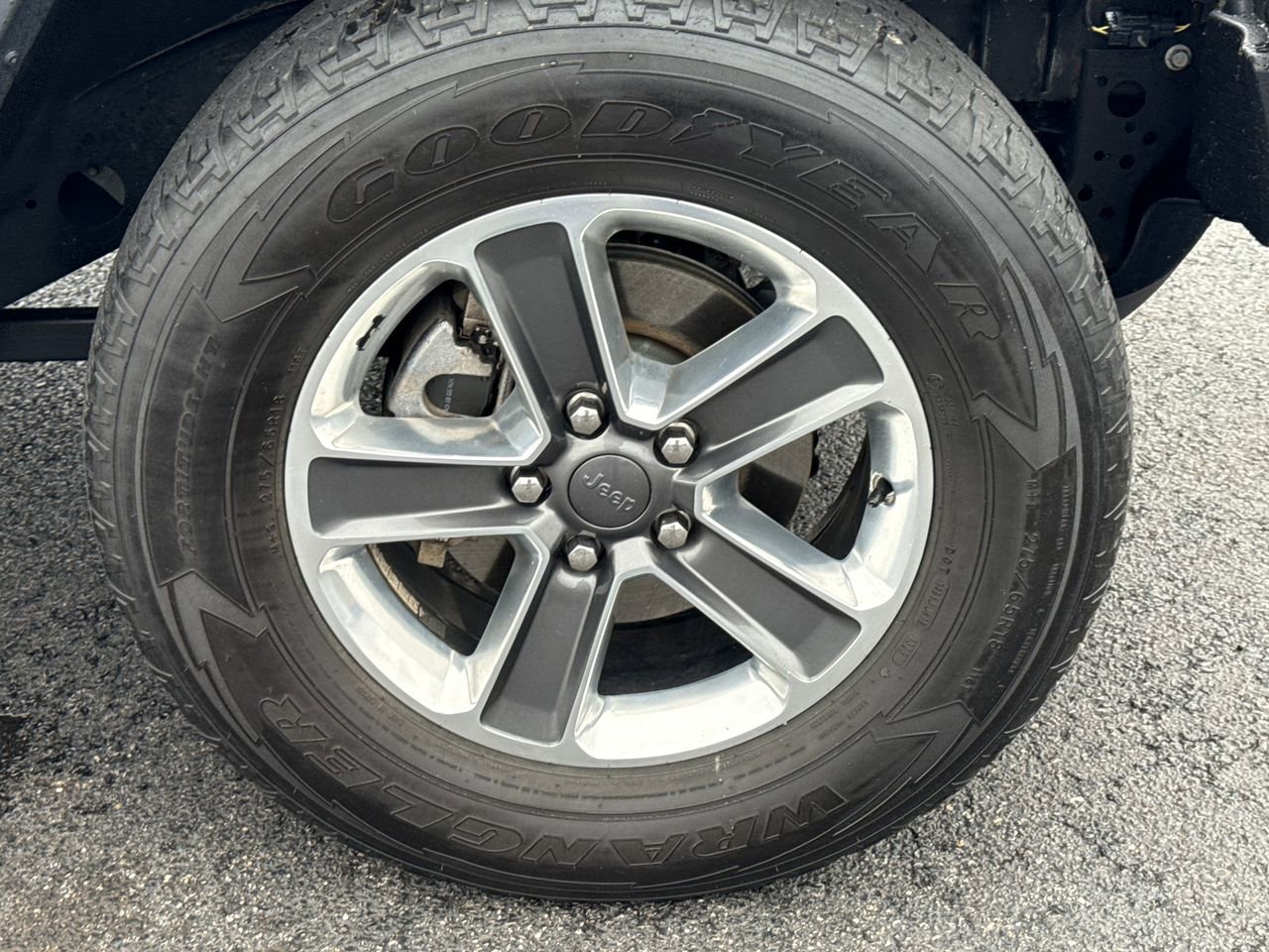 Used 2019 Jeep Wrangler Unlimited Sahara w/ Dual Top Group image 9