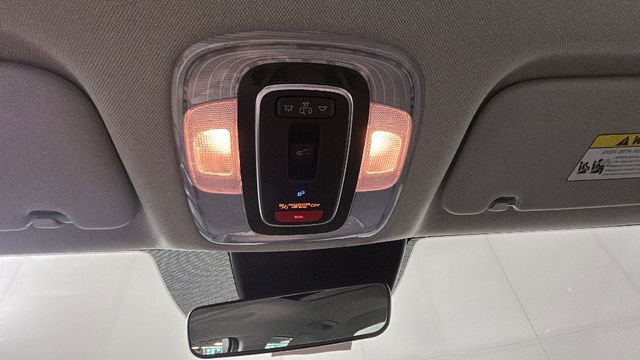 Certified 2025 Hyundai Elantra Limited FWD image 26