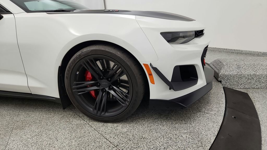 Used 2021 Chevrolet Camaro ZL1 RWD image 25
