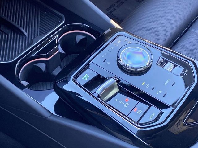 Certified 2025 BMW i5 eDrive40i w/ Premium Package image 30