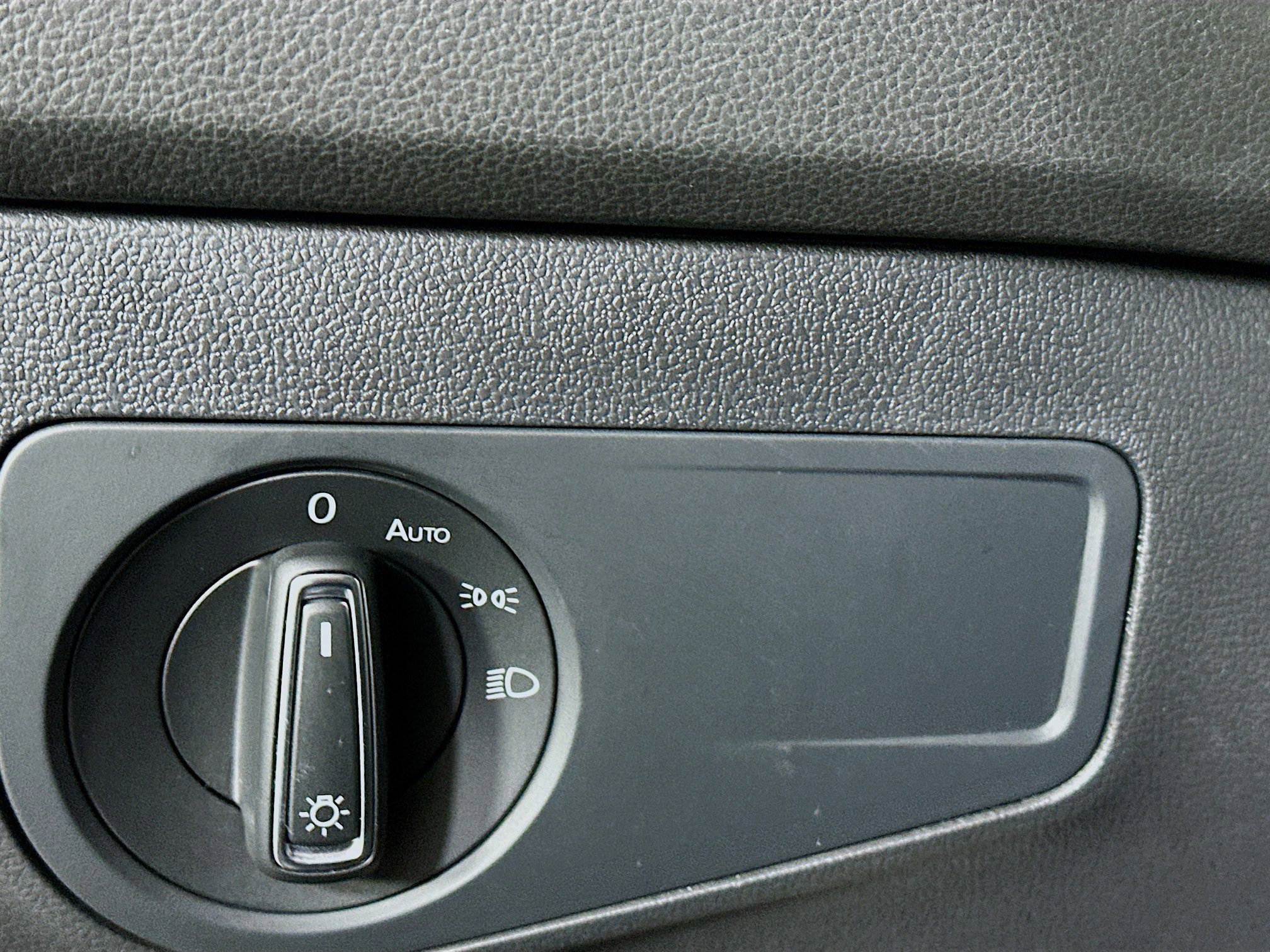 Used 2022 Volkswagen Tiguan SE image 17