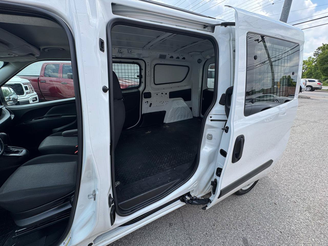 Used 2019 RAM ProMaster City Tradesman SLT FWD image 14