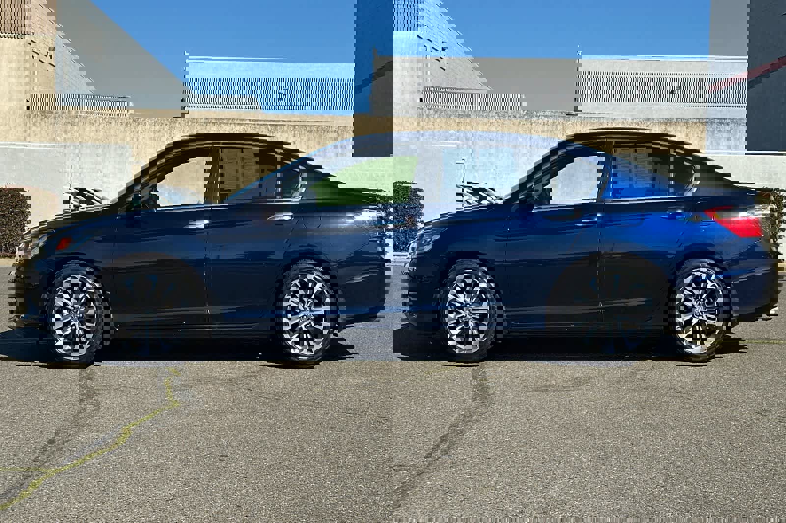 Used 2015 Honda Accord Sport image 9