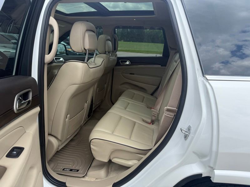 Used 2017 Jeep Grand Cherokee Overland AWD/4WD image 9