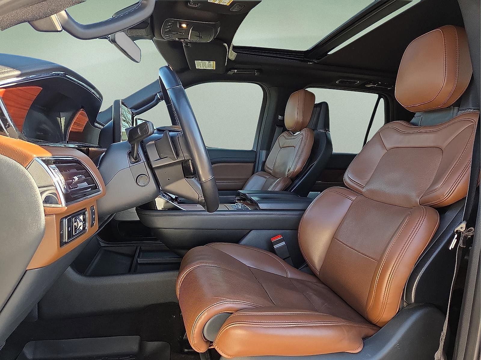 Used 2024 Lincoln Navigator L Reserve image 15