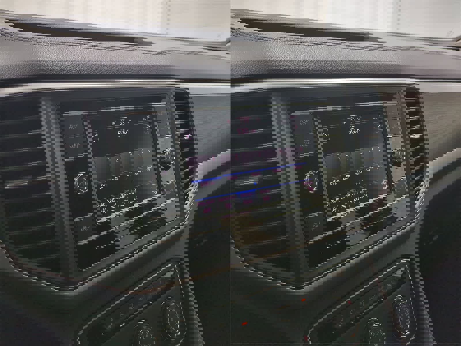 Used 2022 Volkswagen Atlas SE image 28