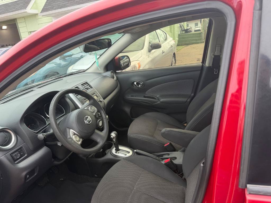 Used 2014 Nissan Versa SV w/ Convenience Package FWD image 12