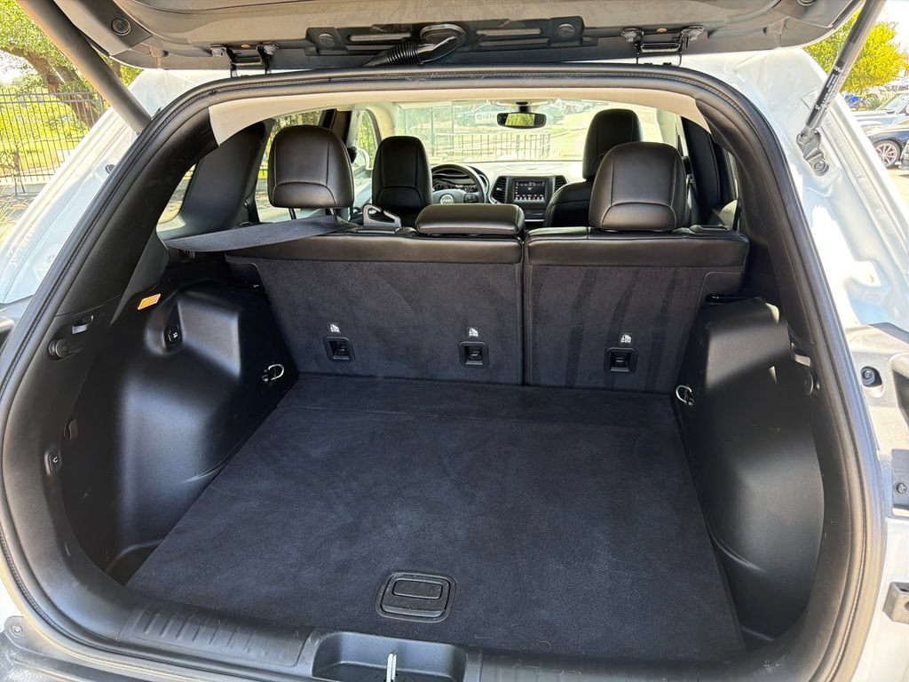 Used 2020 Jeep Cherokee Latitude Plus AWD/4WD image 39
