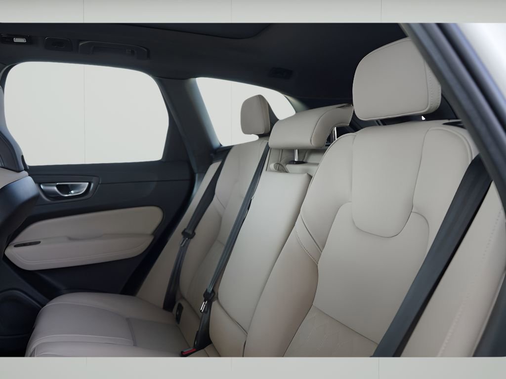 New 2026 Volvo XC60 B5 Plus w/ Climate Package PRO AWD/4WD image 21