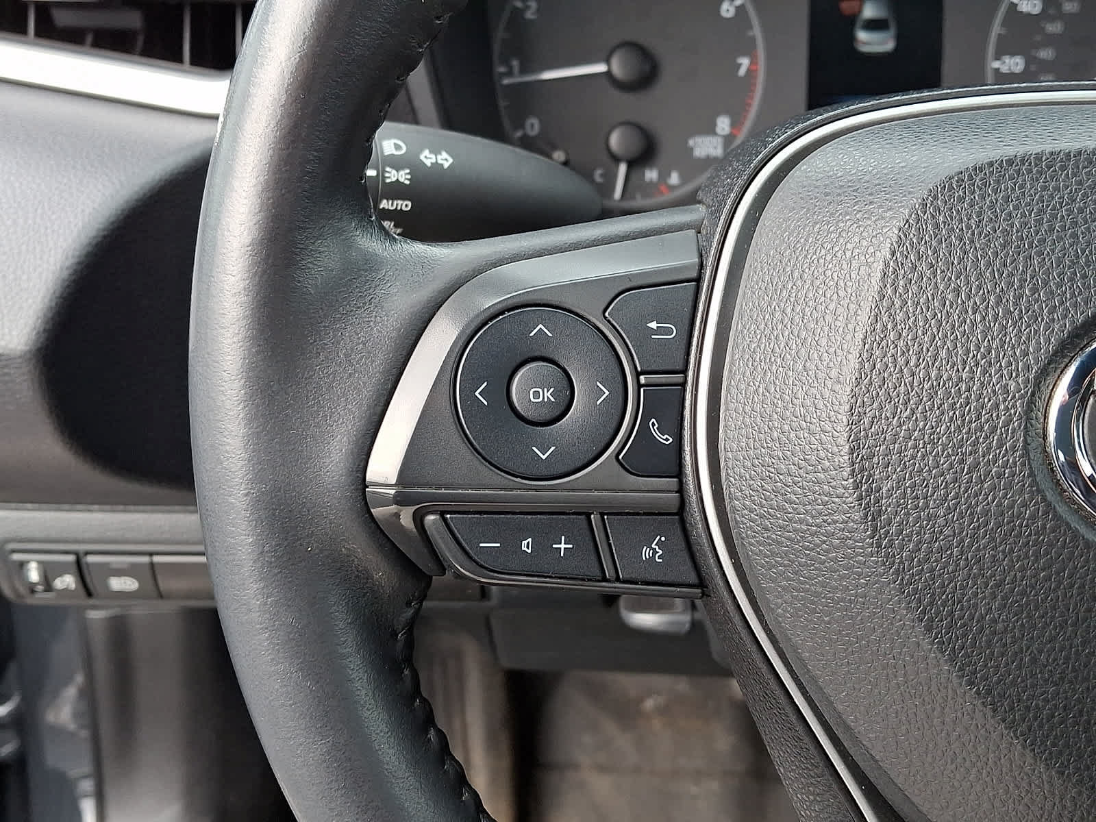 Used 2024 Toyota Corolla SE FWD image 24
