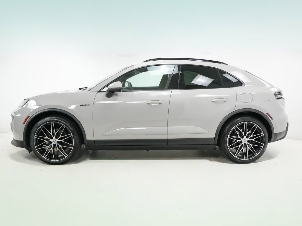 New 2026 Porsche Macan 4 Electric AWD/4WD image 2