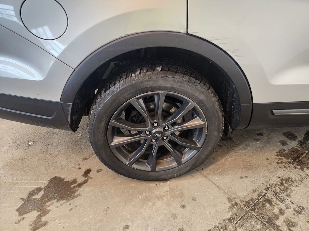 Used 2018 Ford Explorer XLT w/ Equipment Group 202A image 47