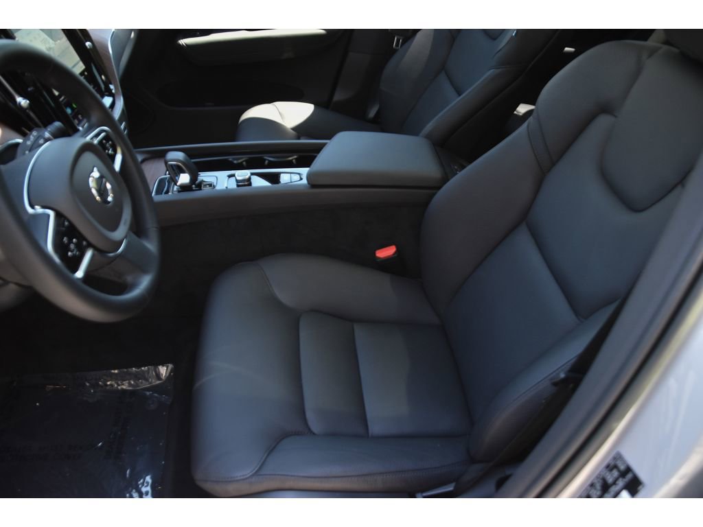 Certified 2023 Volvo XC60 B5 Plus w/ Climate Package AWD/4WD image 14
