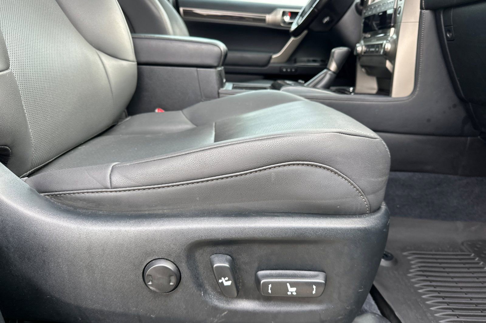 Used 2021 Lexus GX 460 Premium w/ Accessory Package image 22