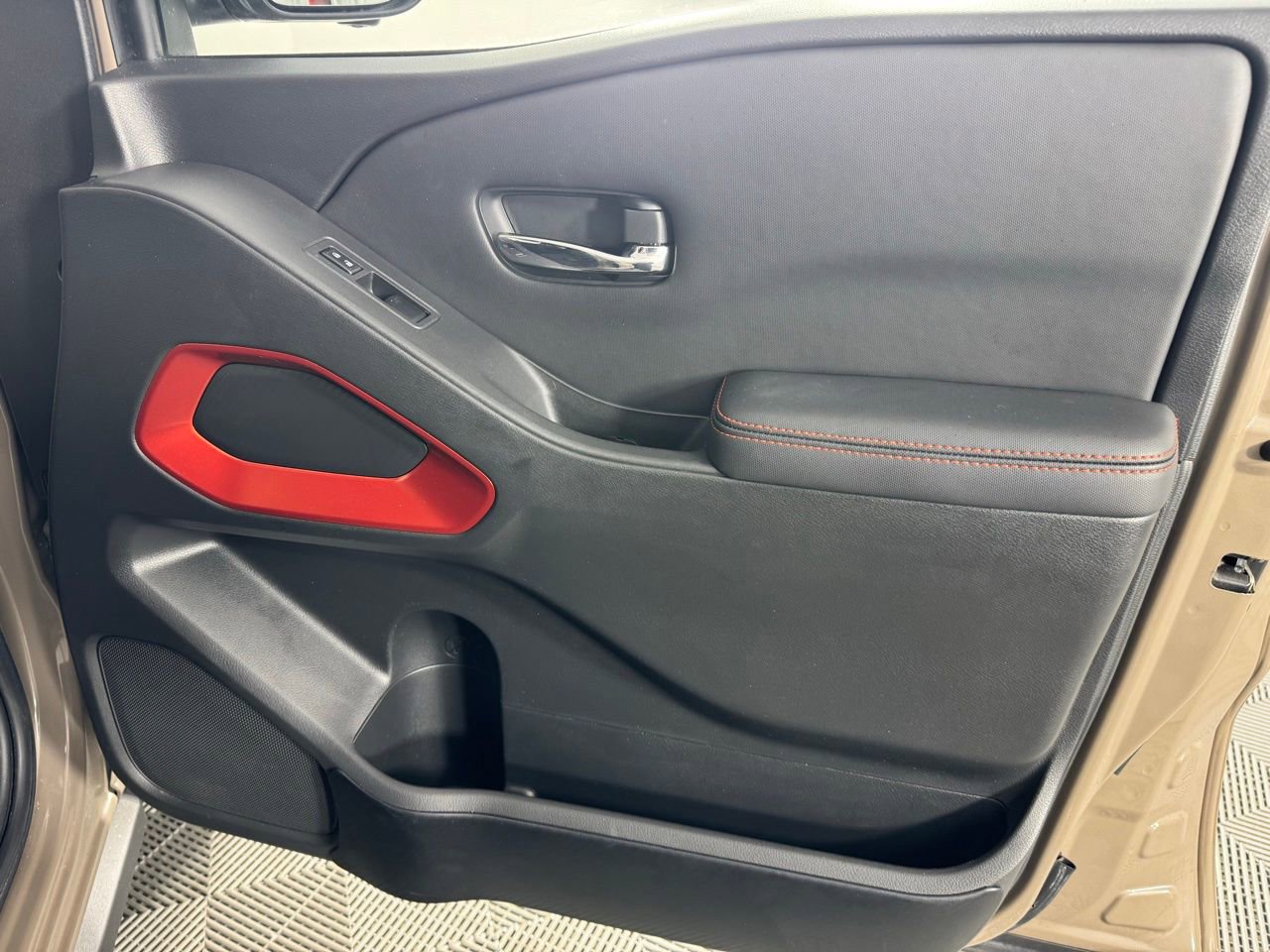 Used 2023 Nissan Frontier PRO-4X w/ Pro Convenience Package image 28