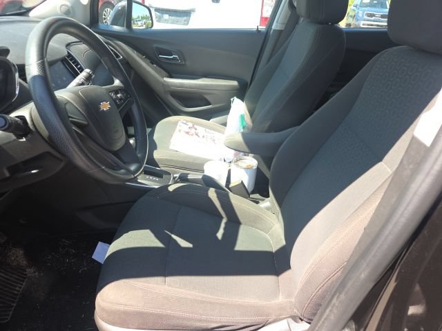 Used 2020 Chevrolet Trax LS FWD image 18