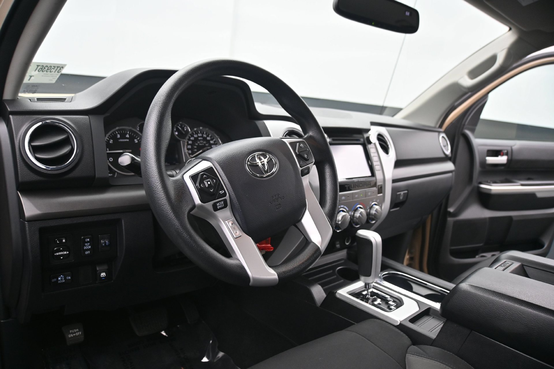 Used 2017 Toyota Tundra SR5 w/ SR5 Upgrade Package RWD image 21