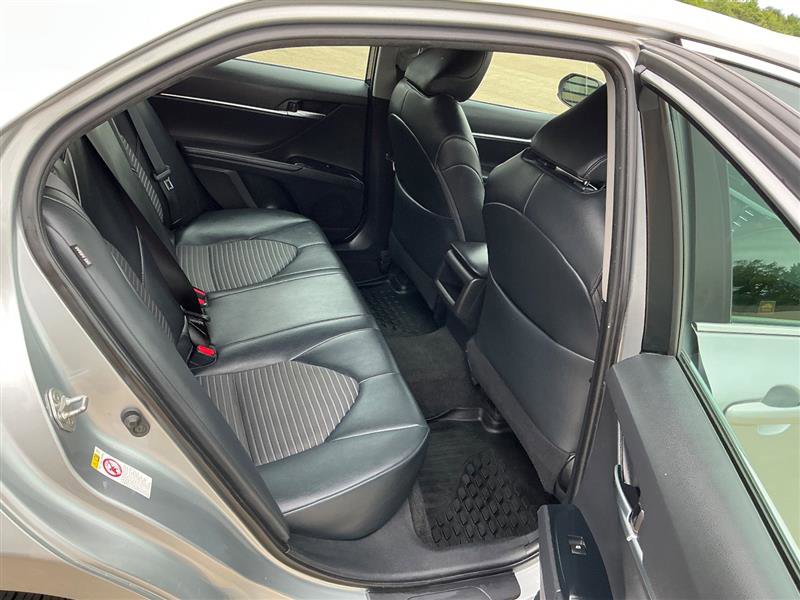 Used 2018 Toyota Camry SE FWD image 38