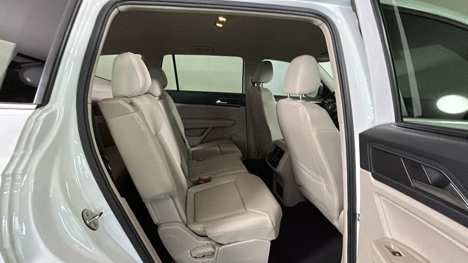 Used 2018 Volkswagen Atlas SE AWD/4WD image 35
