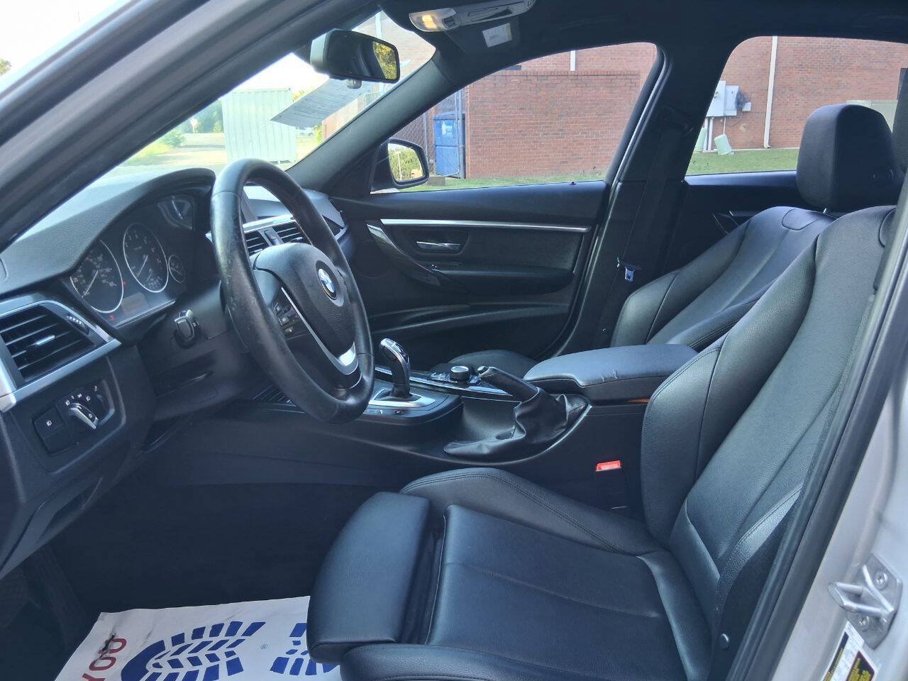 Used 2016 BMW 328i Sedan RWD image 9