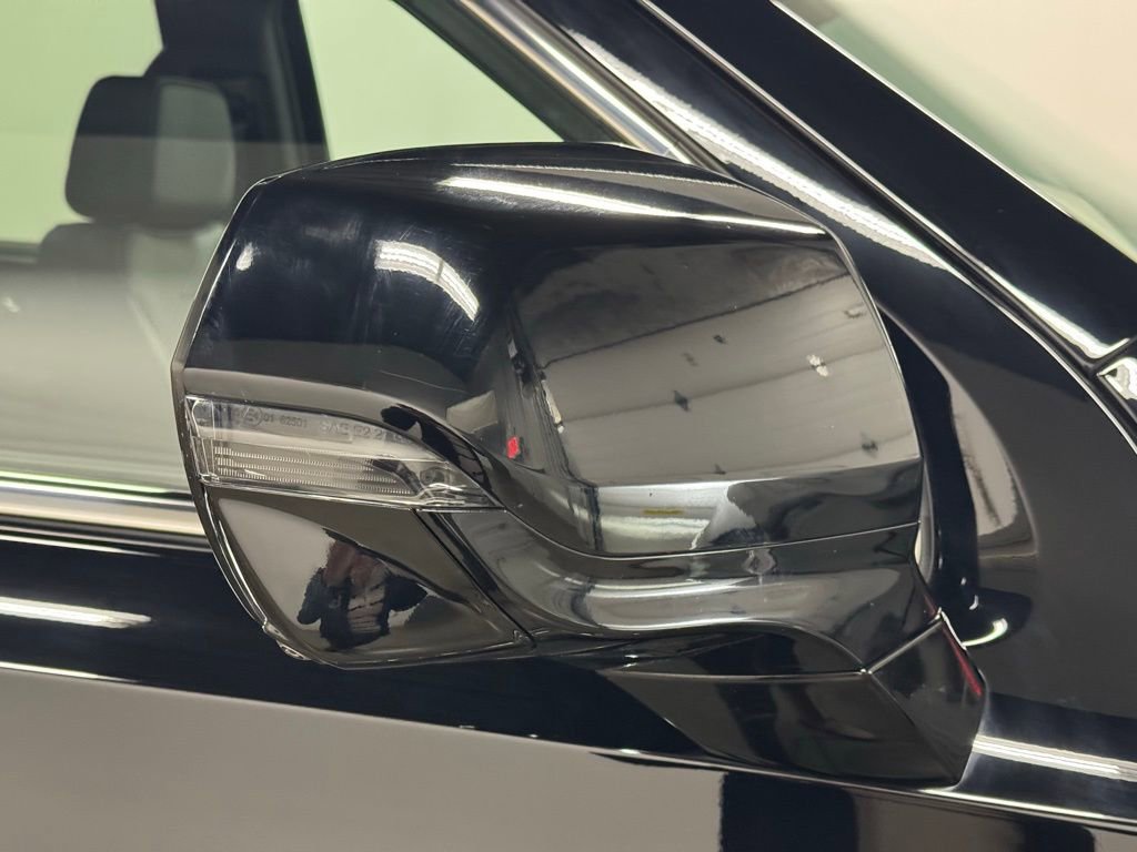 Certified 2024 GMC Yukon Denali image 32