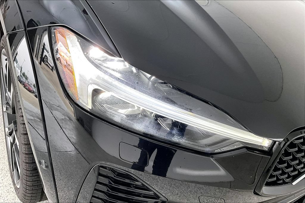 Certified 2024 Volvo XC60 B5 Ultimate w/ Protection Package Premier AWD/4WD image 38