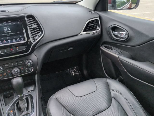 Used 2019 Jeep Cherokee Limited w/ Technology Group FWD image 17