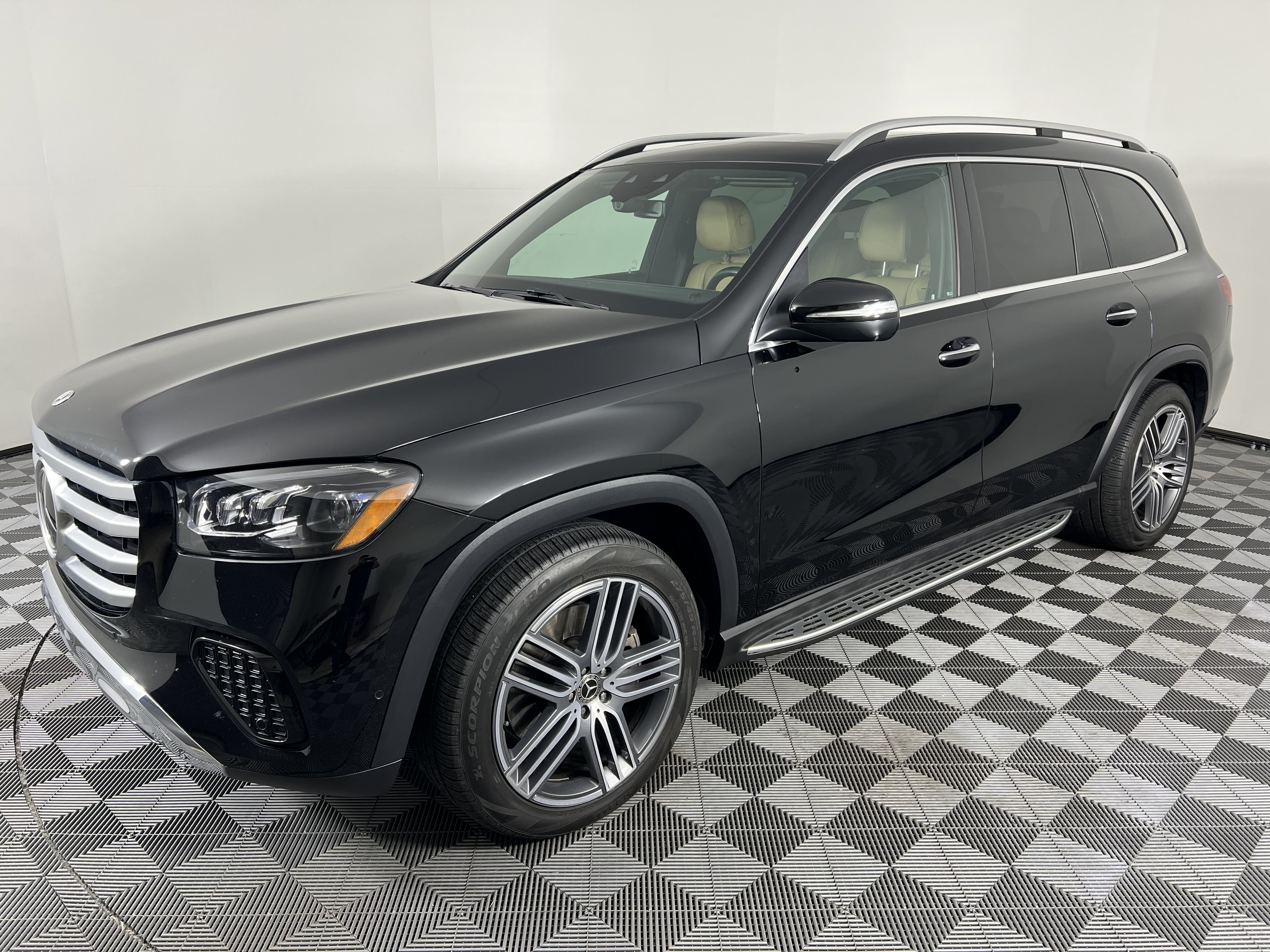 Certified 2024 Mercedes-Benz GLS 450 4MATIC image 7