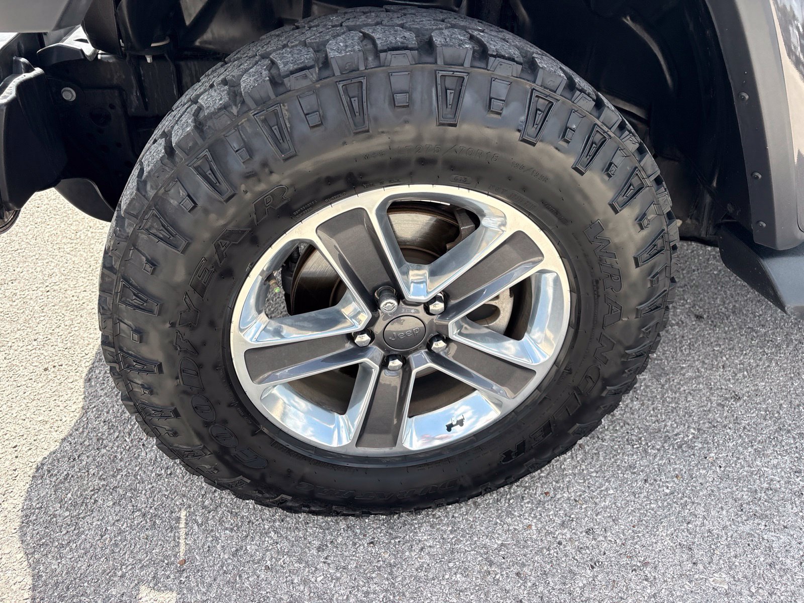 Used 2020 Jeep Wrangler Unlimited Sahara w/ Cold Weather Group AWD/4WD image 30