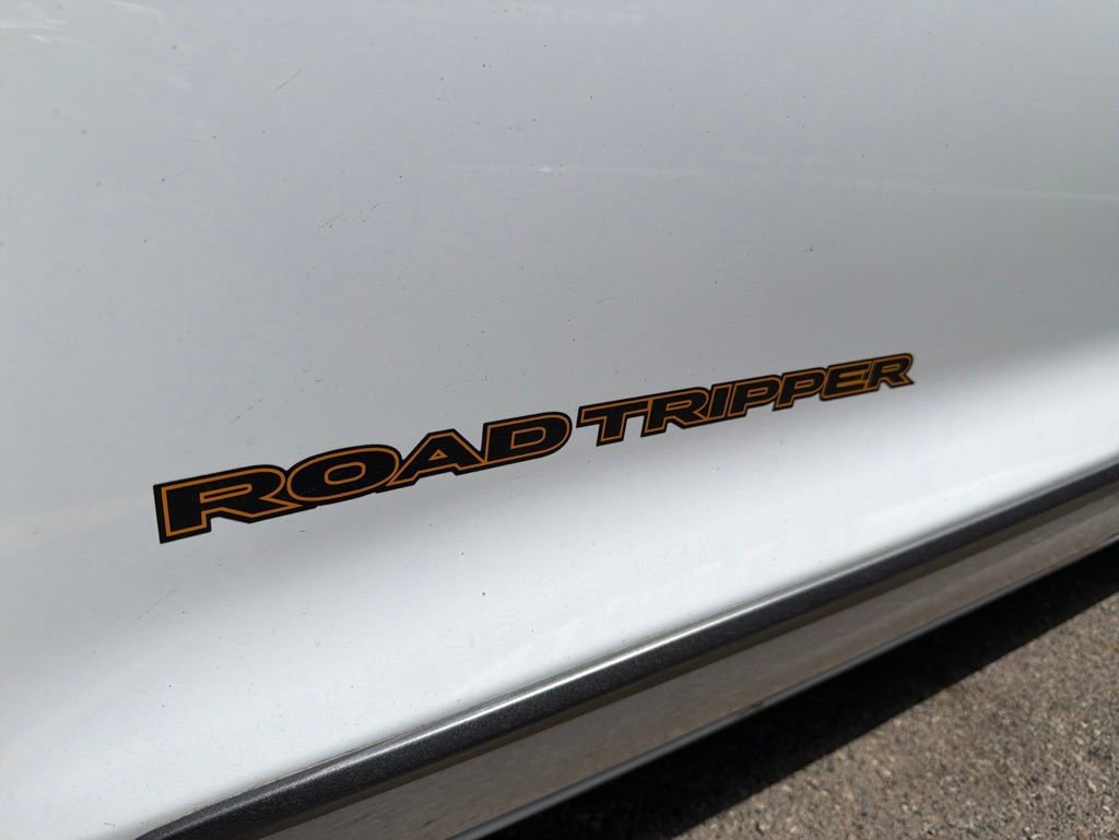 Used 2024 Chrysler Pacifica Touring-L w/ Road Tripper Package FWD image 6