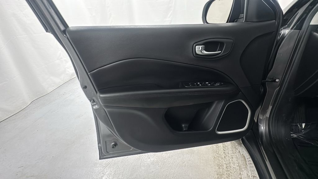 Used 2021 Jeep Compass Latitude image 18