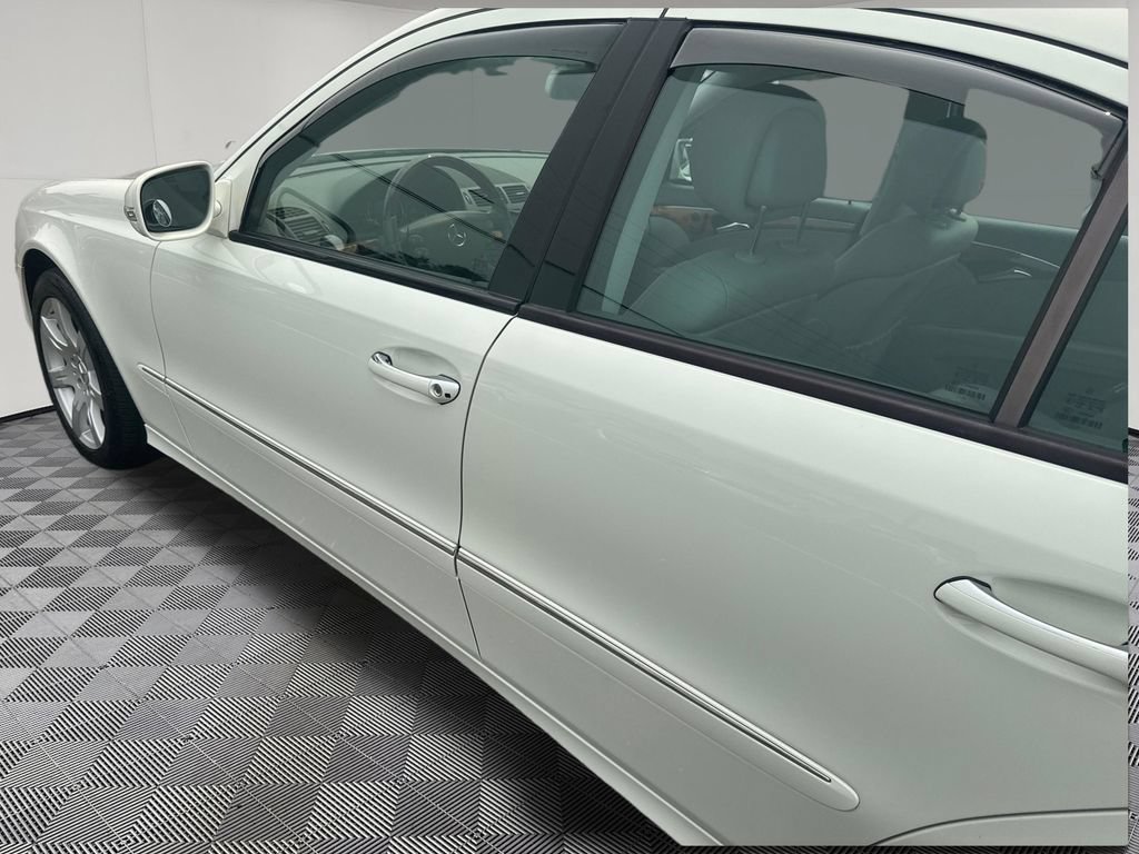 Used 2007 Mercedes-Benz E 350 4MATIC Sedan image 31