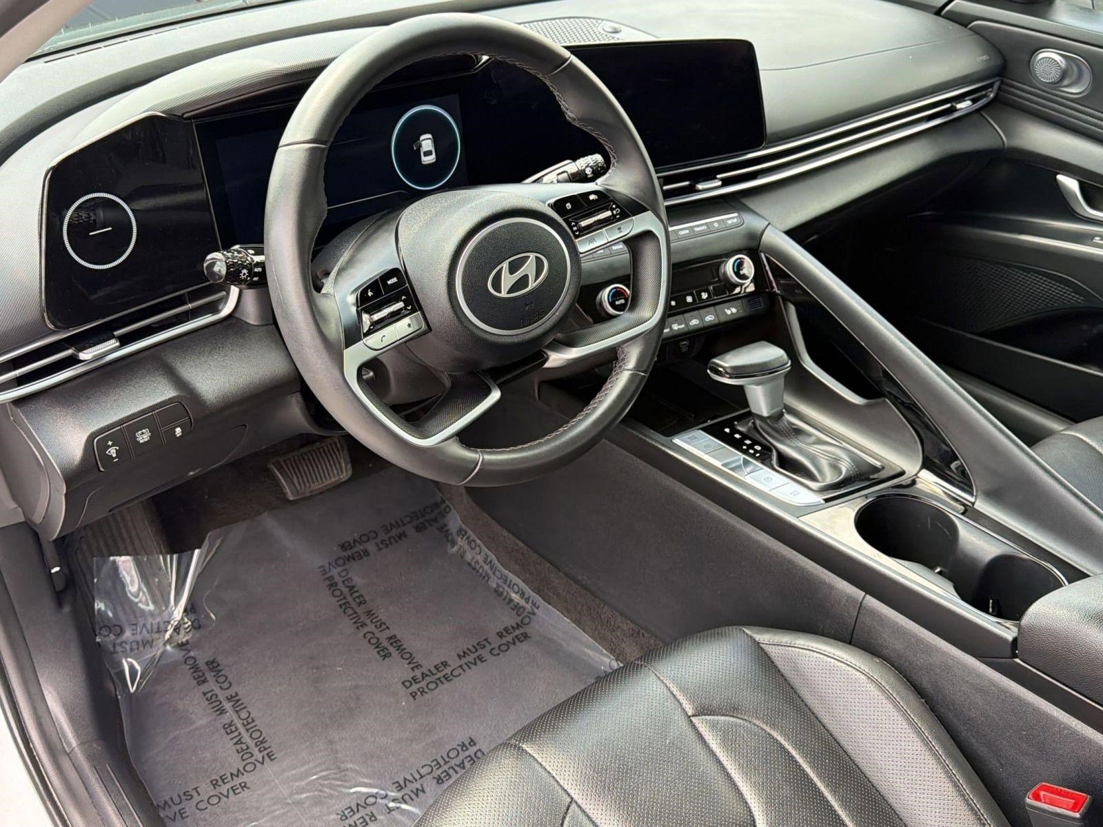 Used 2025 Hyundai Elantra Limited FWD image 4