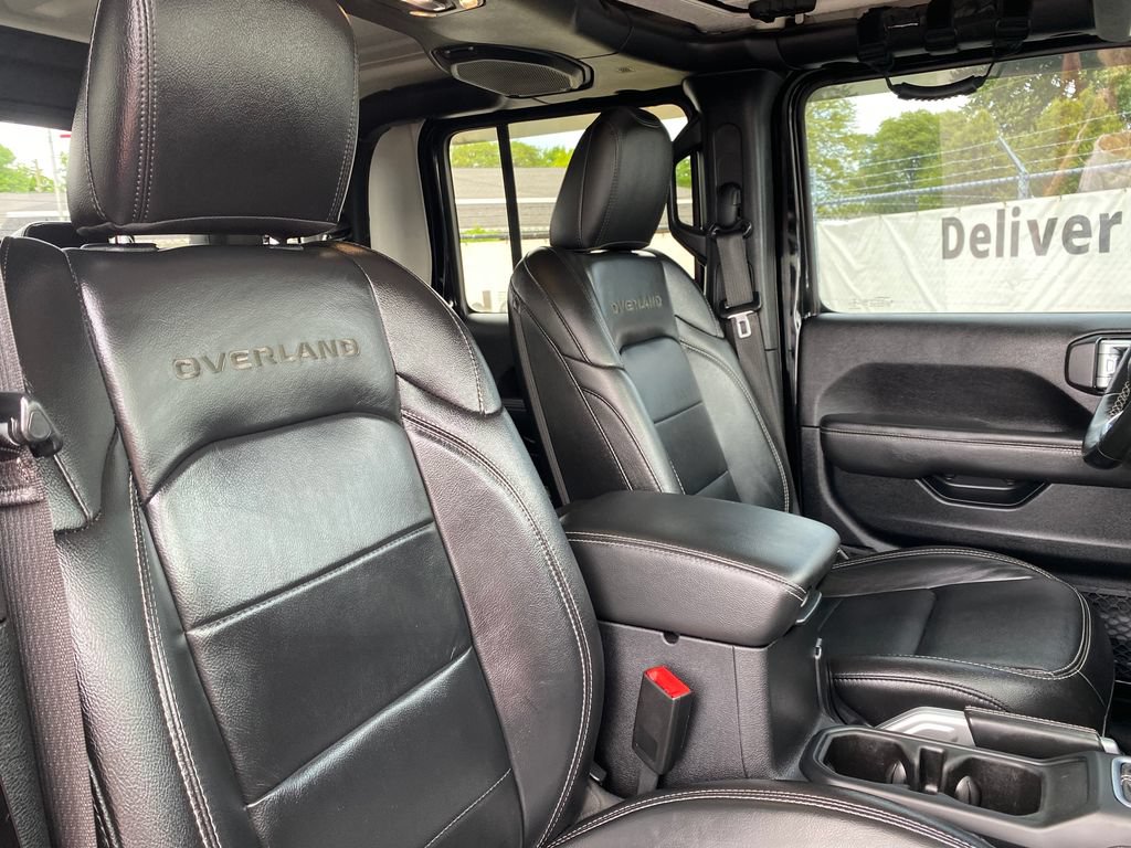 Used 2020 Jeep Gladiator Overland w/ Dual Top Group AWD/4WD image 18