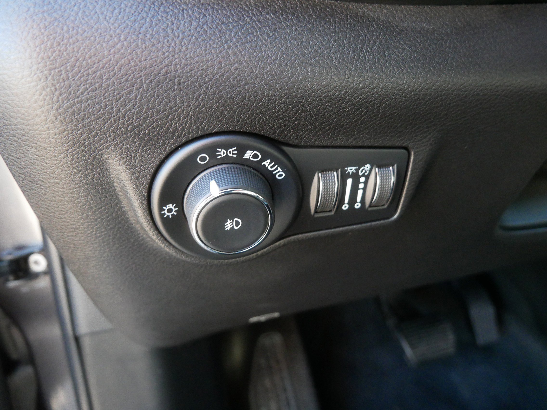Used 2023 Jeep Compass Latitude image 22