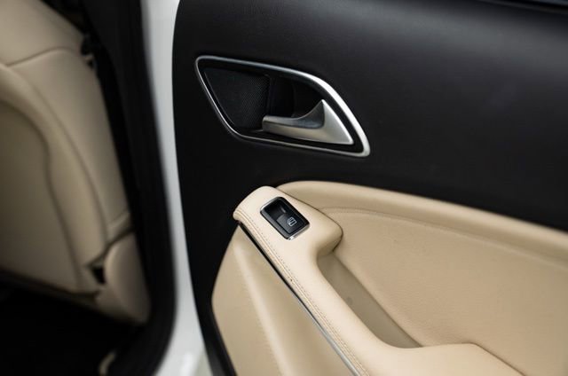 Used 2018 Mercedes-Benz CLA 250 4MATIC image 29